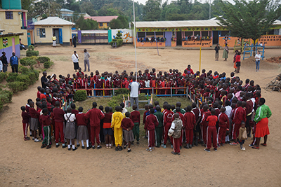 Pausenhof Qualität Bildung Afrika Kenia